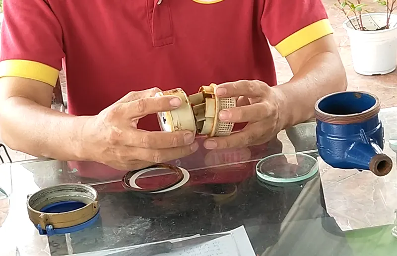 cấu tạo đồng hồ đo nước Komax loại lắp ren
