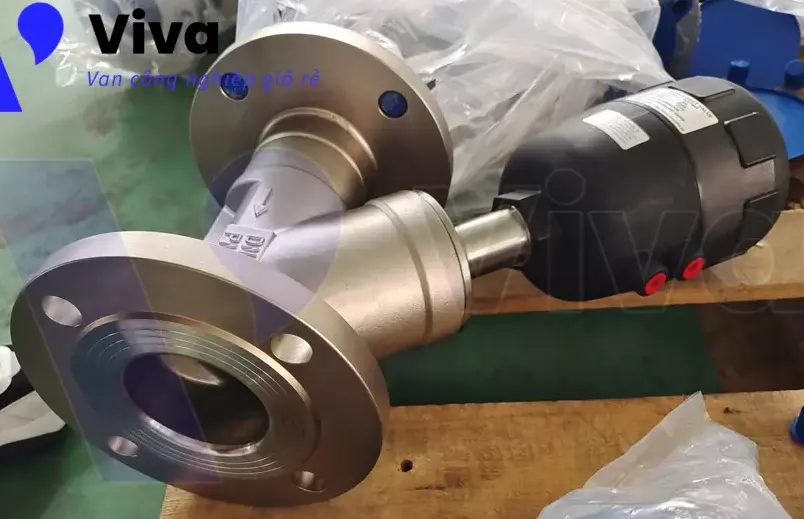 Hình ảnh van y xiên điều khiển khí nén lắp bích