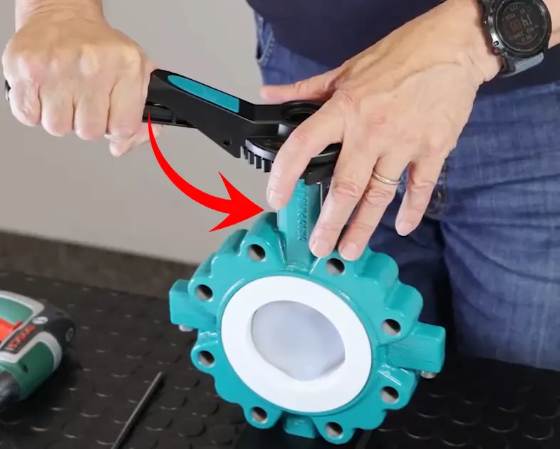 Van bướm tay gạt inox vận hành nhanh